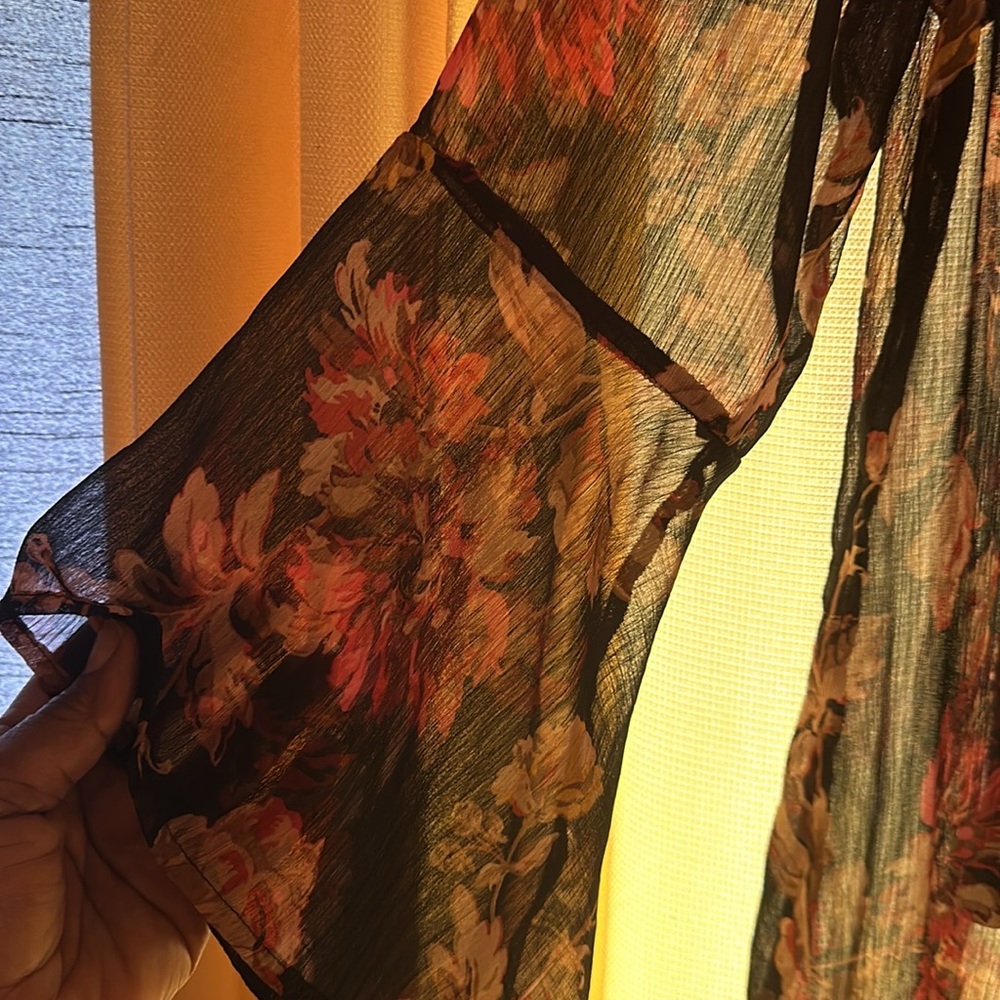 Blouse - Picture 6 of 10